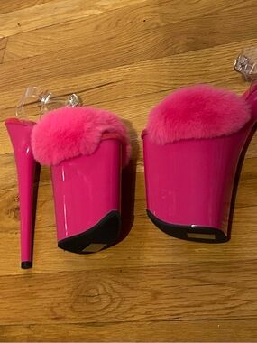 Pleaser Flamingo-808FUR Sandals in Fuschia